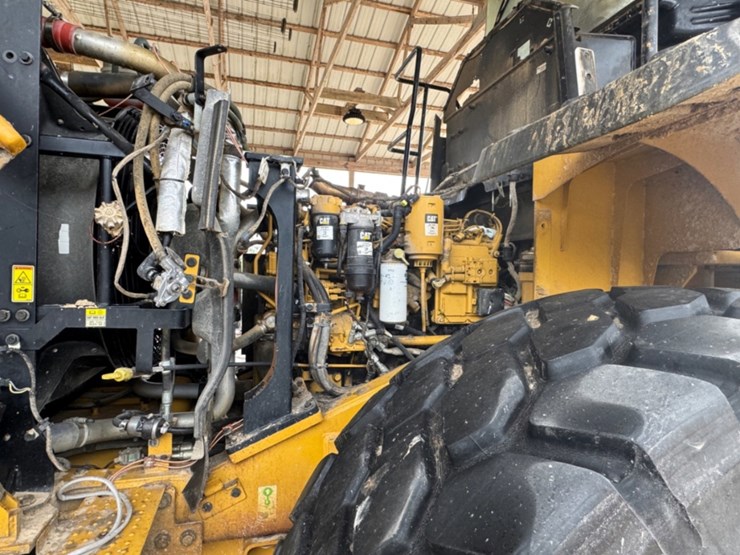 2015-caterpillar-950m-image-6