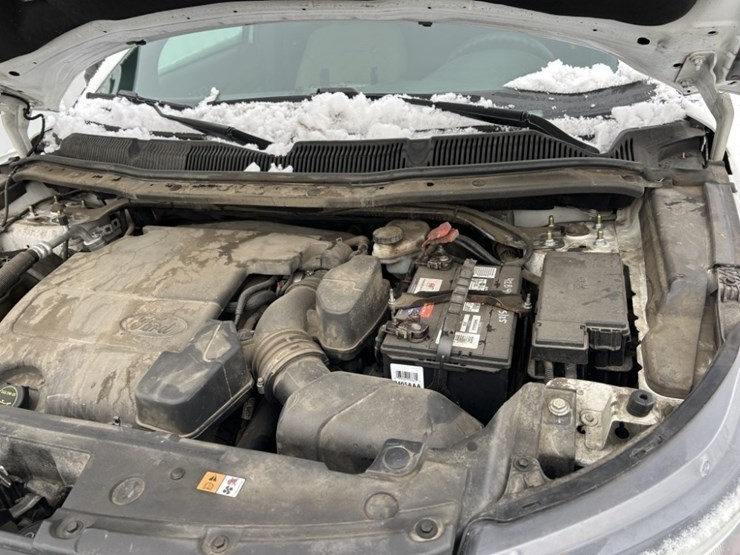 2016-ford-explorer-image-35