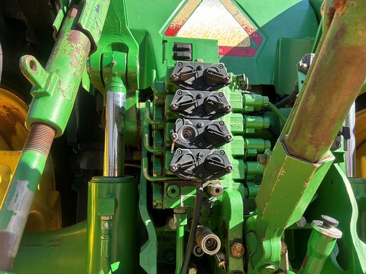 2004-john-deere-8420-image-7