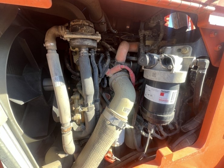 2017-jlg-6036-image-15