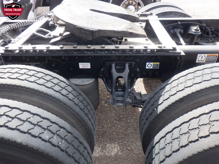 2020-kenworth-t680-image-14