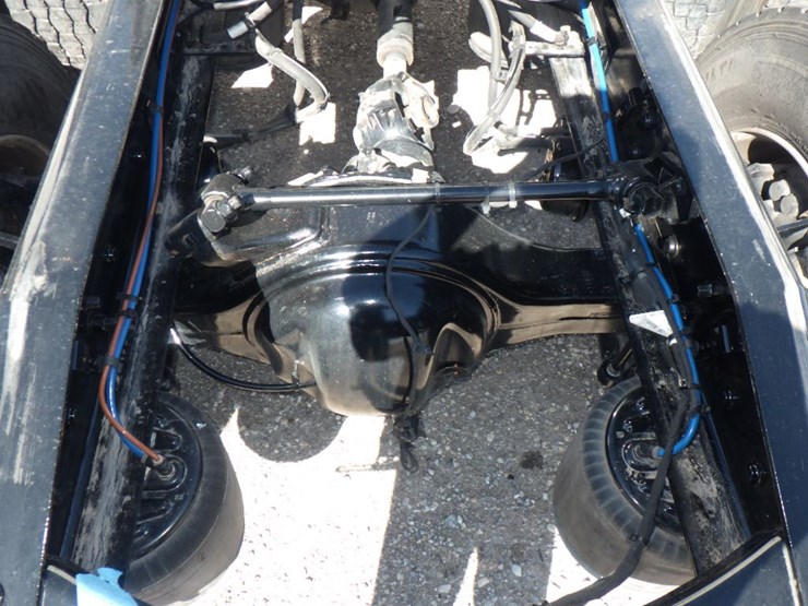 2024-freightliner-cascadia-126-image-11