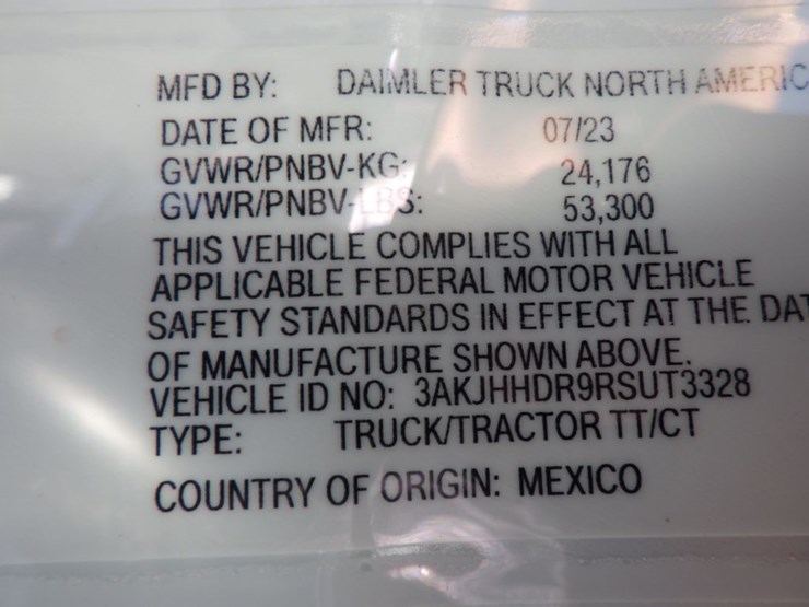 2024-freightliner-cascadia-126-image-23