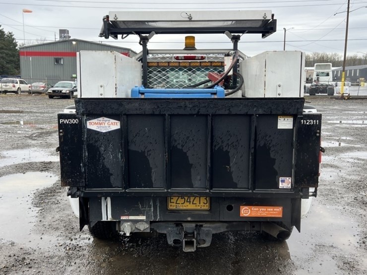 2011-gmc-sierra-extra-cab-pickup-image-5