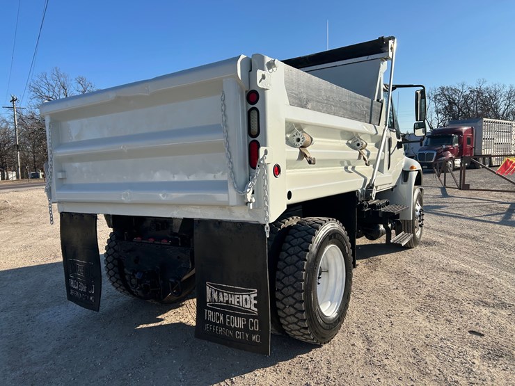 2013-international-durastar-4400-image-15