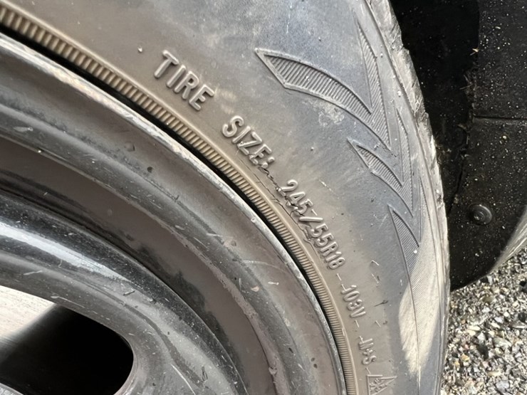 2017-ford-explorer-image-16