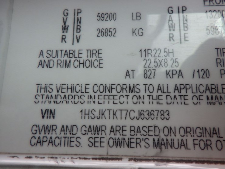 2012-caterpillar-ct660l-image-17