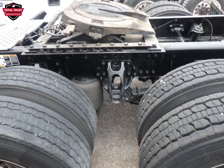 2023-kenworth-t680-image-13