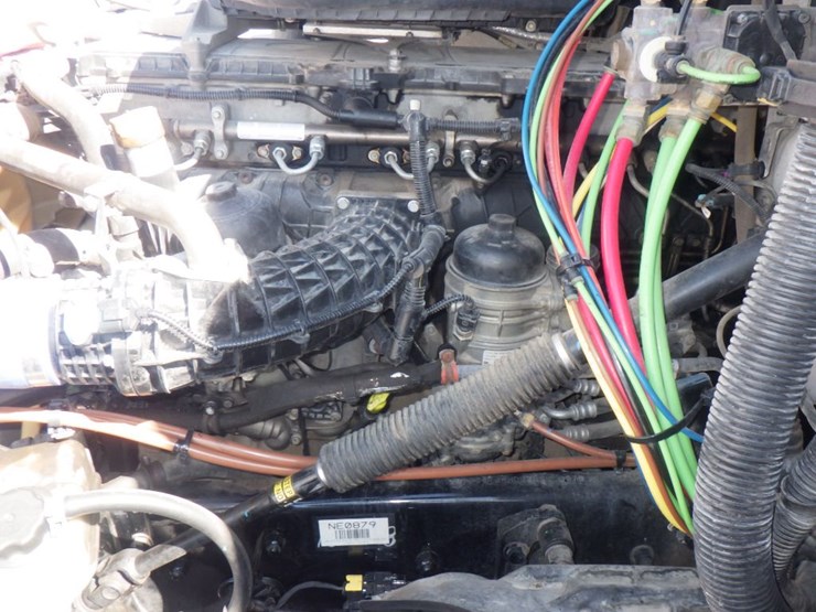 2022-freightliner-cascadia-126-image-24