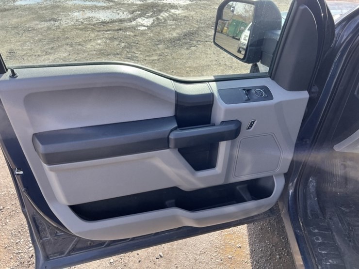 2015-ford-f150-xl-image-23