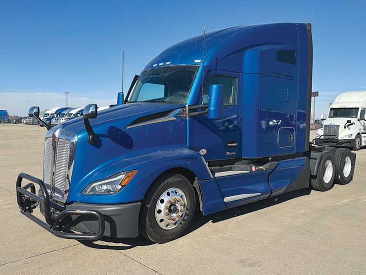 2022-kenworth-t680-image-1