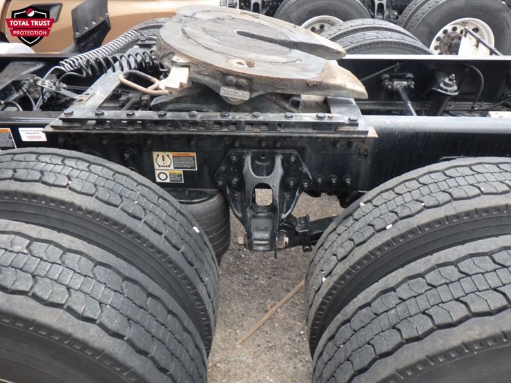 2022-kenworth-t680-image-13