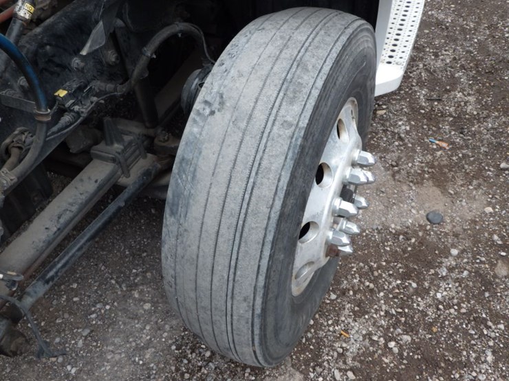 2019-freightliner-cascadia-126-image-34