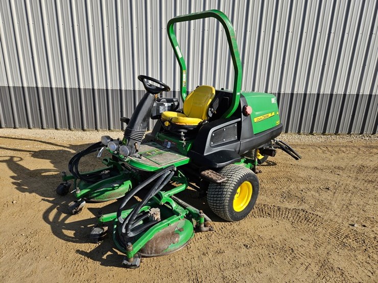 john-deere-7400-image-1
