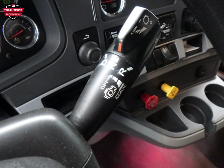 2020-kenworth-t680-image-15