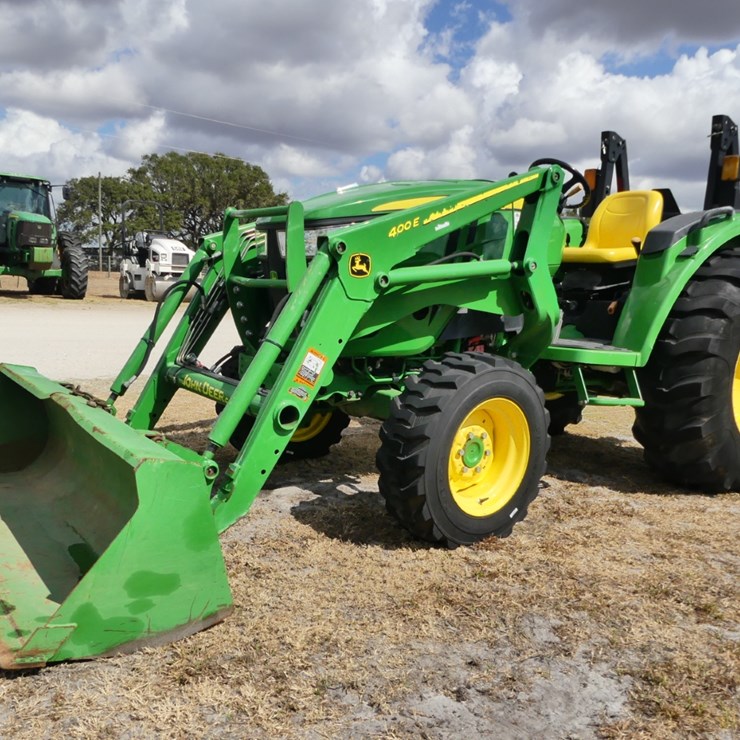 2019 JOHN DEERE 4044M