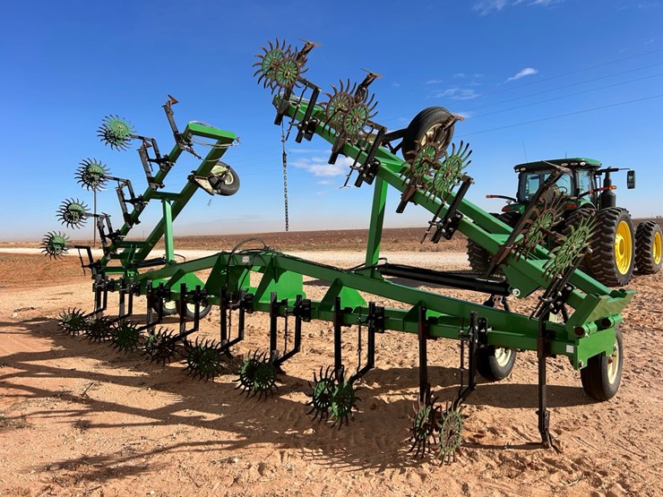 #22-•-2022-sm-fab-pitchout-scratcher-image-3