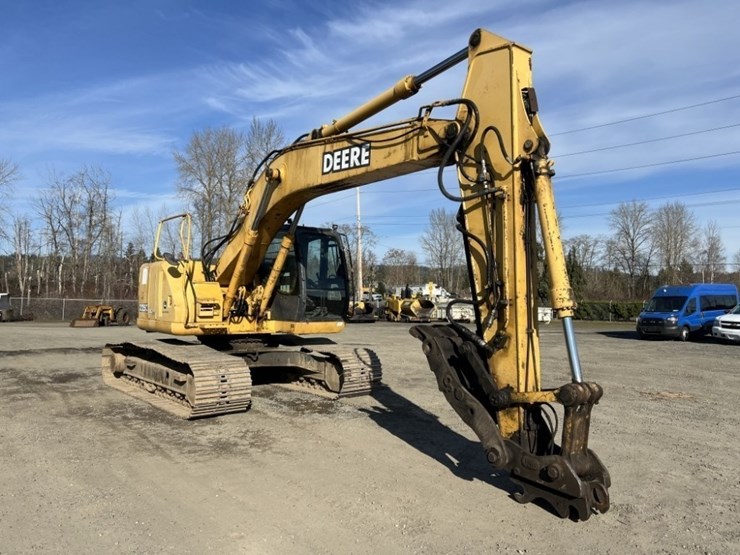 2004-deere-225c-lc-image-2