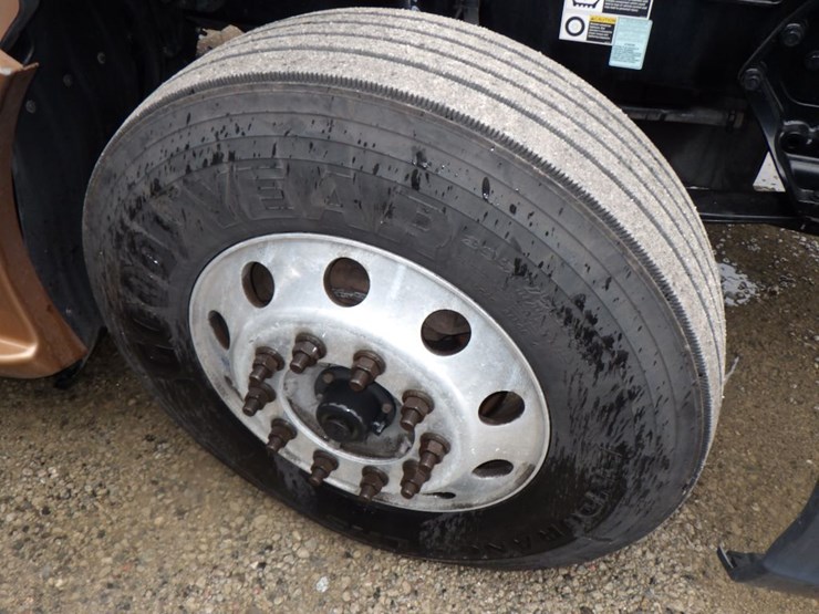 2022-kenworth-t680-image-27