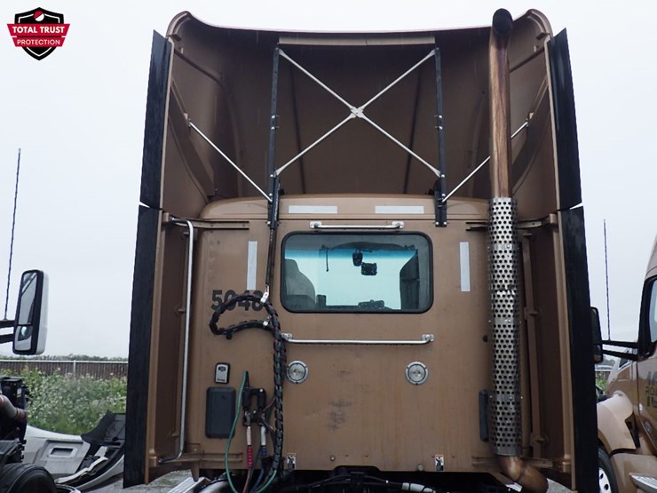 2022-kenworth-t680-image-12