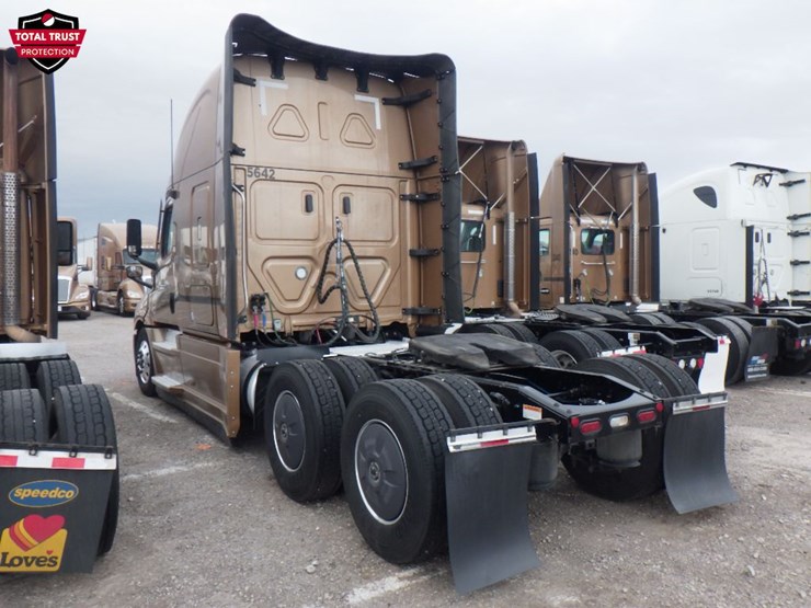 2023-freightliner-cascadia-126-image-11