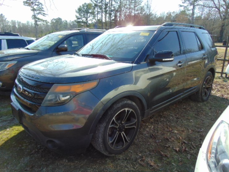 2015-ford-explorer-image-1