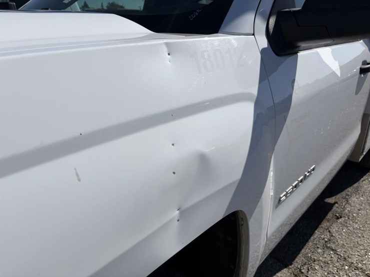 2017-chevrolet-2500-image-31