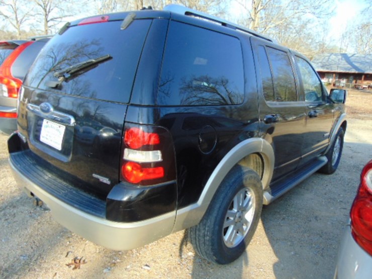 2007-ford-explorer-image-2