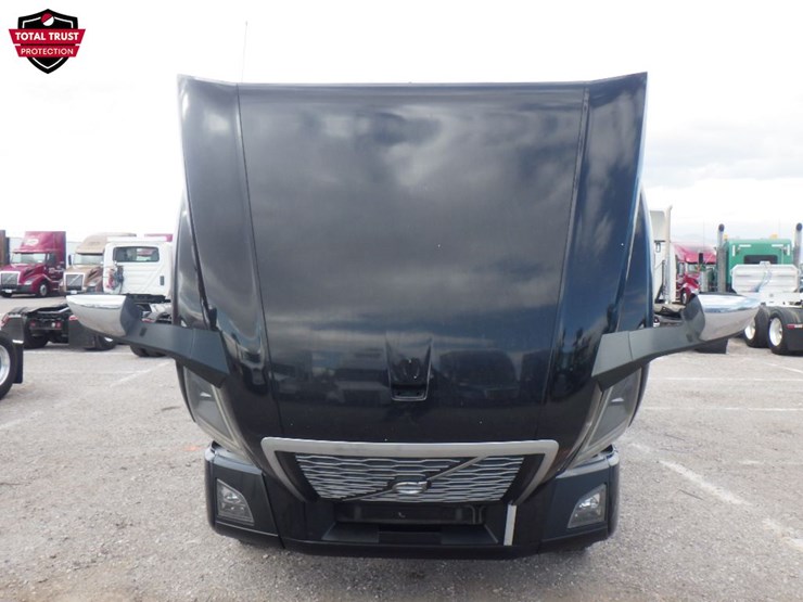 2020-volvo-vnl-760-image-25