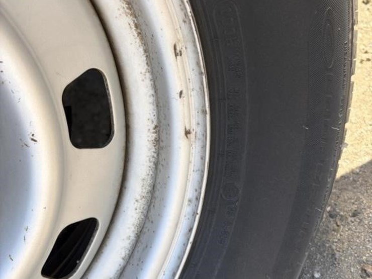 2011-chevrolet-colorado-image-24