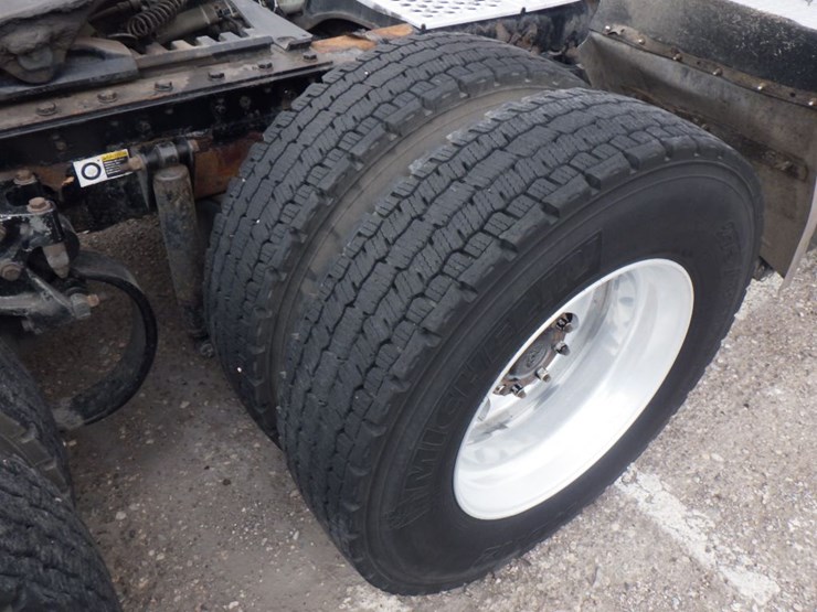 2015-kenworth-t680-image-9