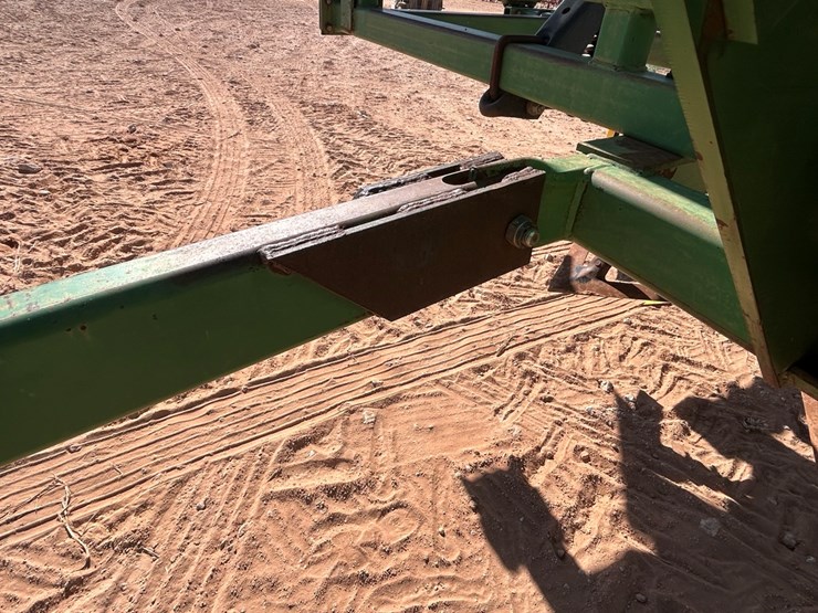 john-deere-680-image-12