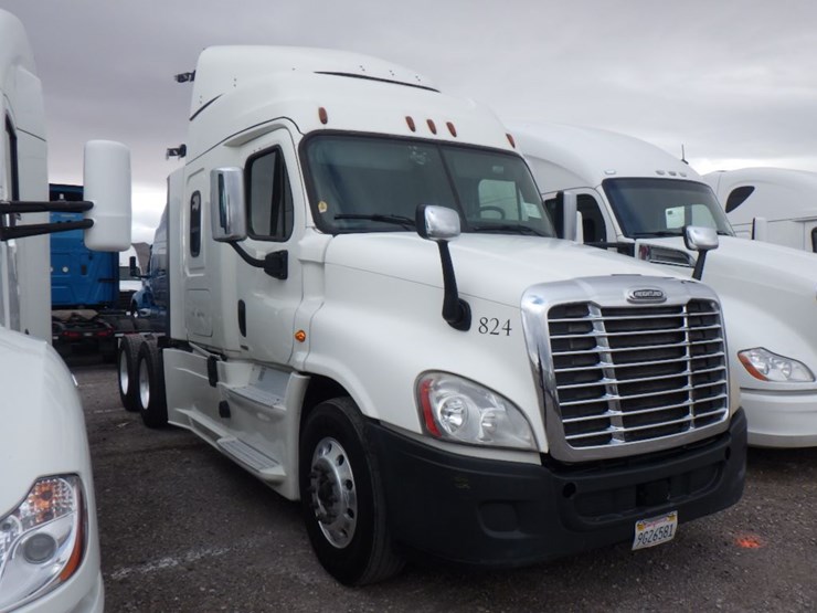2017-freightliner-cascadia-125-evolution-image-3