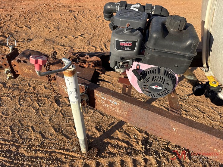 blue-1,000-gallon-towable-water-wagon-image-6