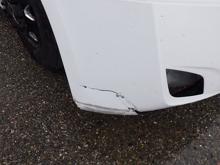 2020-freightliner-cascadia-126-image-6