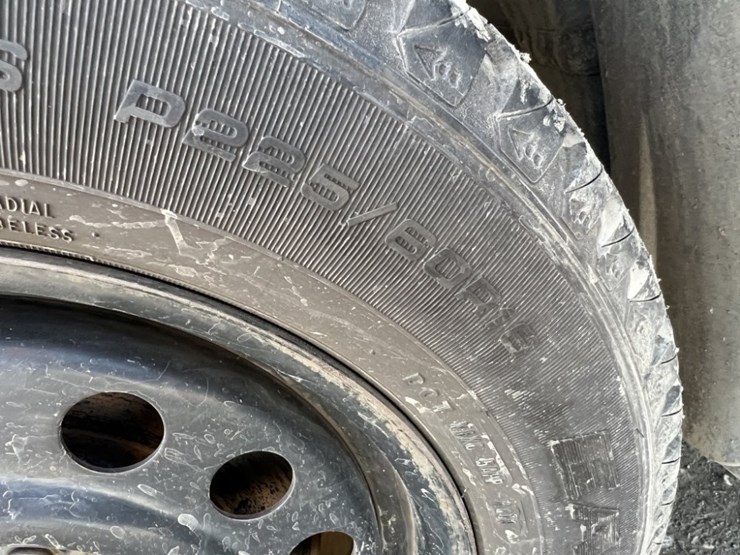 2011-chevrolet-impala-sedan-image-16