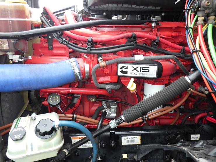 2020-freightliner-cascadia-126-image-29