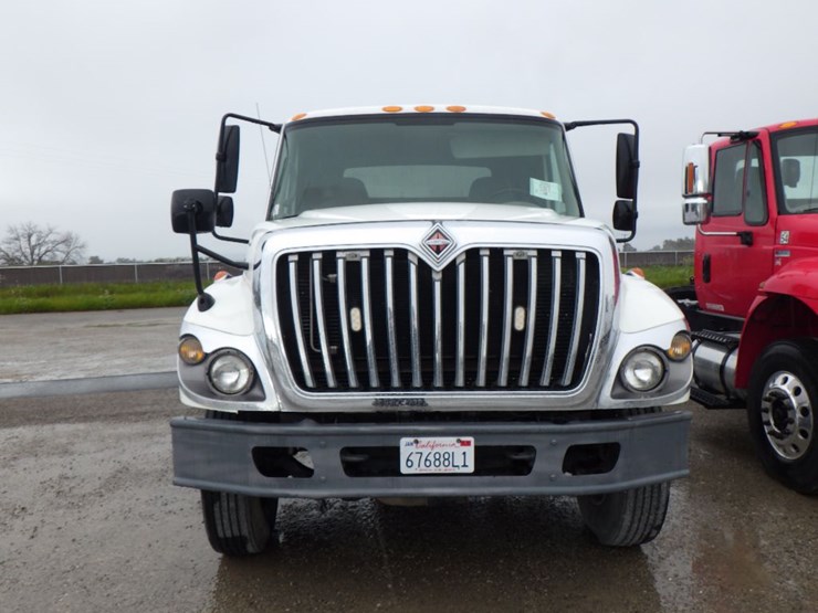 2011-international-workstar-7300-image-2