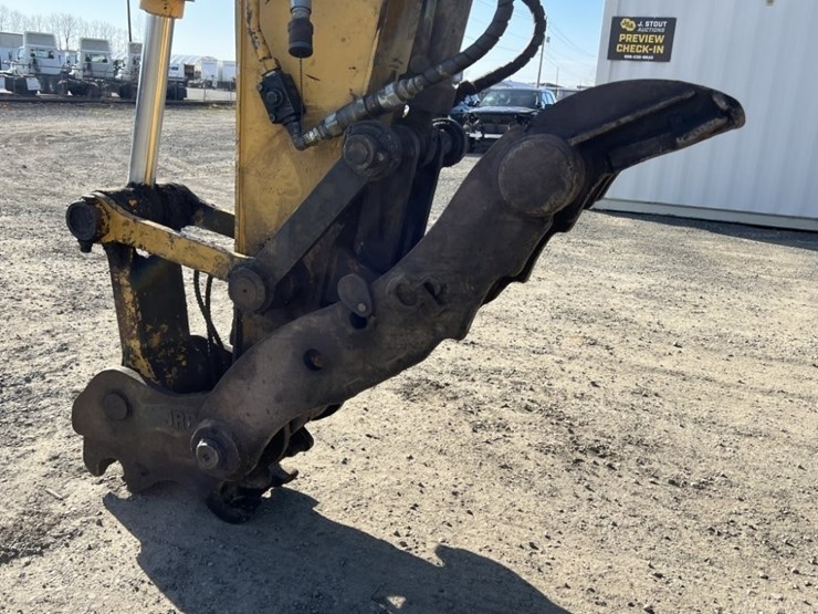 2004-deere-225c-lc-image-10