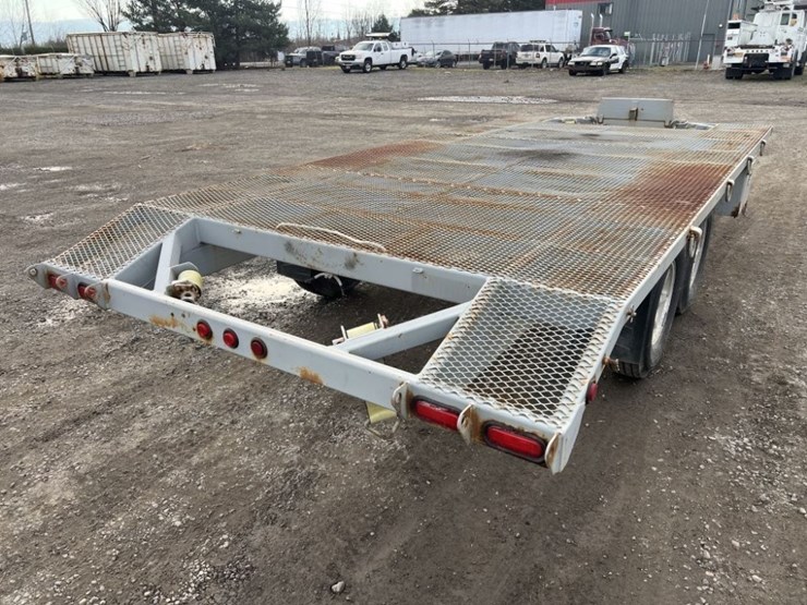 2008-bentley-t/a-sno-cat-trailer-image-4