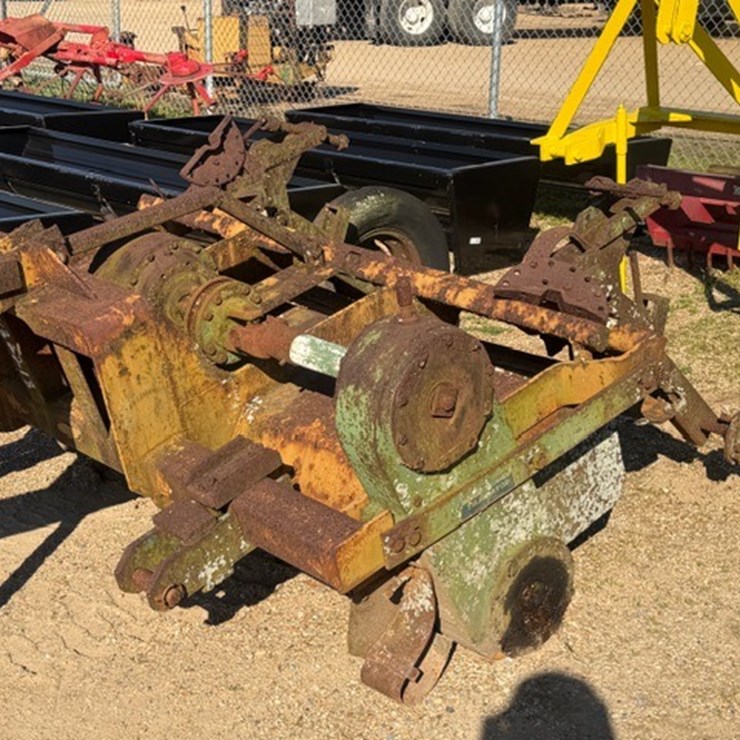 #32213 • 5FT TILLER, 3 POINT HITCH