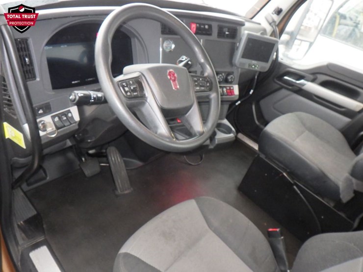 2023-kenworth-t680-image-14