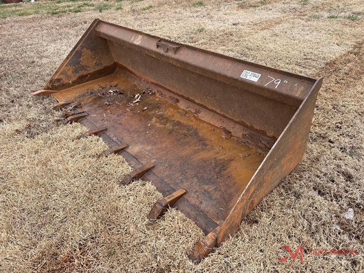 79"-tooth-bucket-skid-steer-attachment-image-4