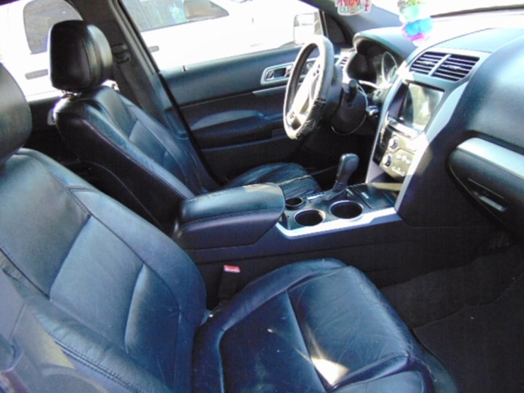 2013-ford-explorer-xlt-image-6