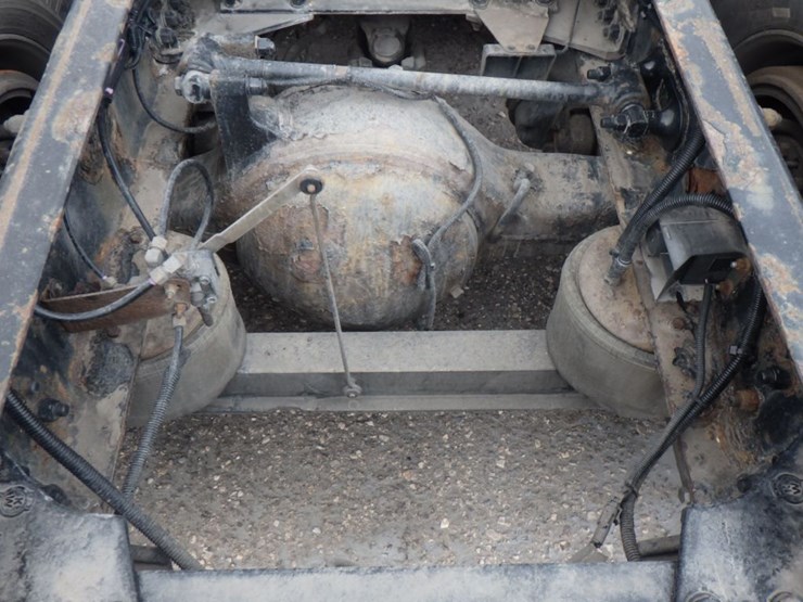 2015-kenworth-t680-image-13