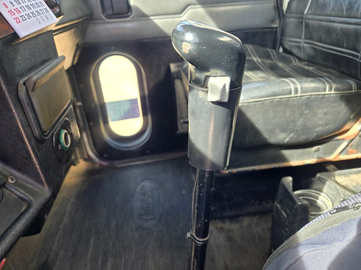 1997-peterbilt-377-image-62