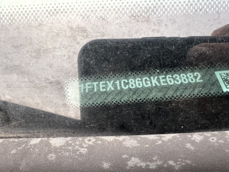 2016-ford-f150-xl-image-9