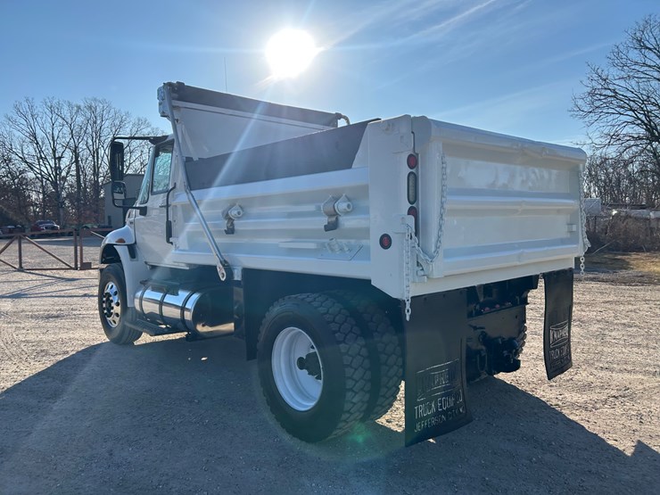 2013-international-durastar-4400-image-9