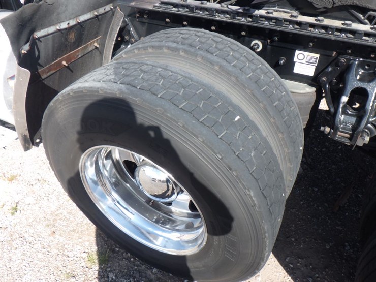 2020-kenworth-t680-image-15