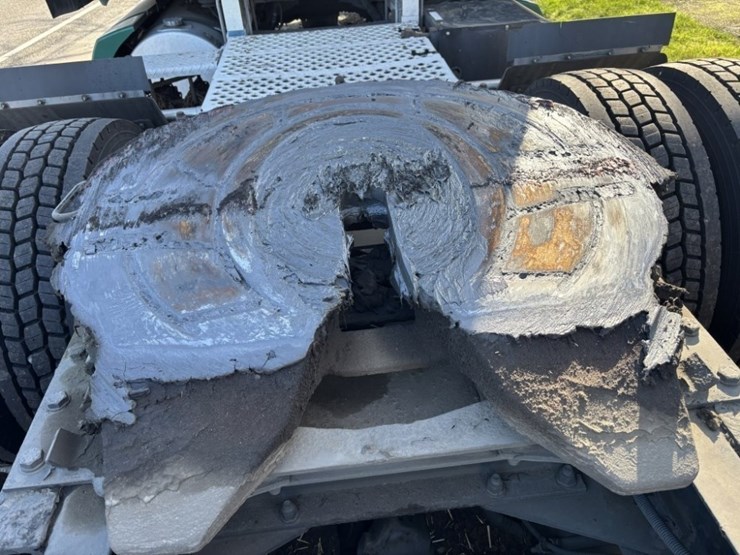 2016-kenworth-t680-image-23